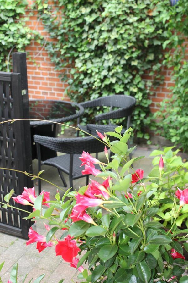 Amalie Bed And Breakfast & Apartments Оденсе Экстерьер фото